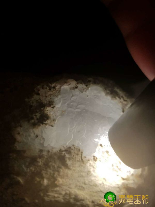 翡翠翡翠原石的皮成长为那样，十有八九是好毛料！   第9张