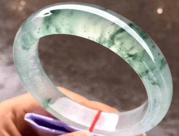 翡翠有绺是什么意思?经过处理后可以完全去除吗?(图文) 第2张