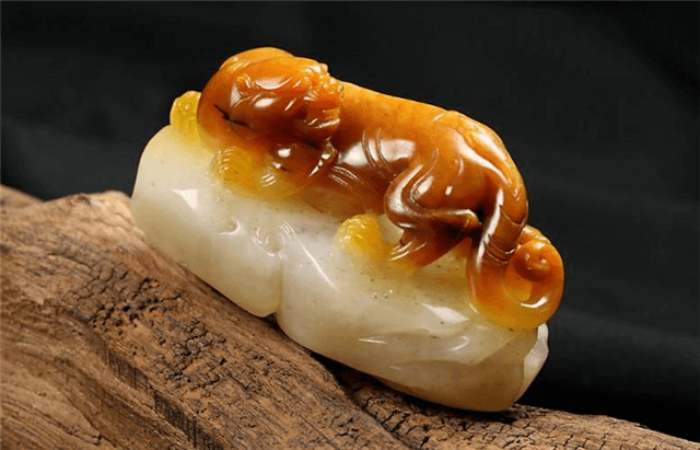 和田玉糖白料不值钱吗？错了！它很可能是新的市场黑马！   第1张