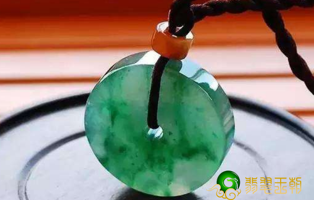 什么叫翡翠的色根？对翡翠色根的了解必须许多 的专业知识和工作经验   第1张