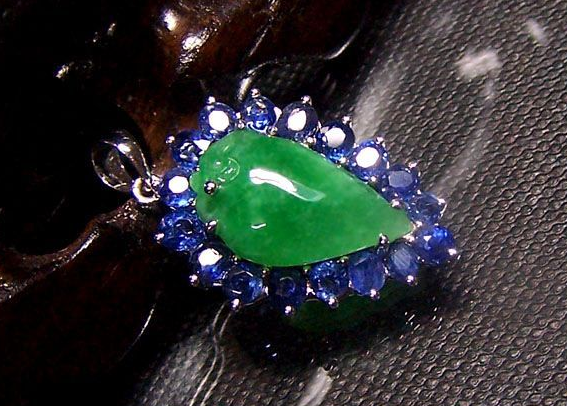 翡翠竟然还会“开花”？带你了解，什么是翡翠的“花”？   第1张