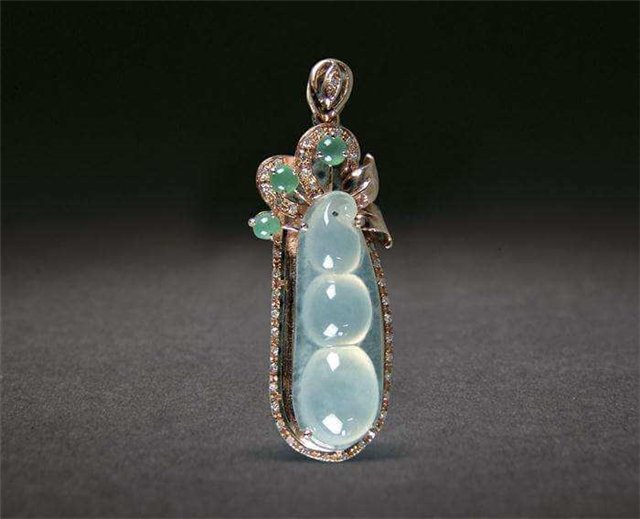 冰种翡翠为什么有棉？这样的翡翠价值高不高？   第2张