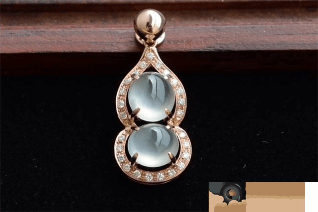 一般翡翠项链吊坠价格是多少？文中详细跟你说！   第3张