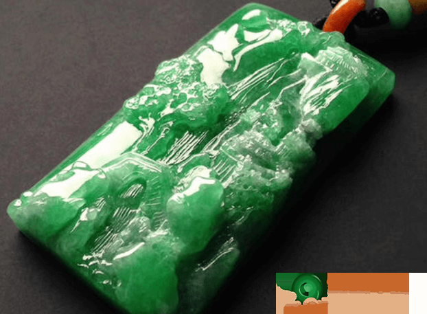 翡翠玉牌备受欢迎，戴绿水青山玉牌有重视吗？   第3张