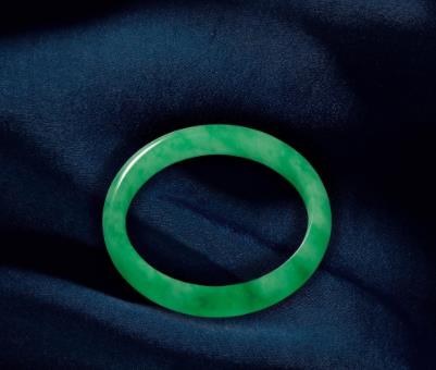 
                具有较高投资价值的翡翠挑选方法
   第2张