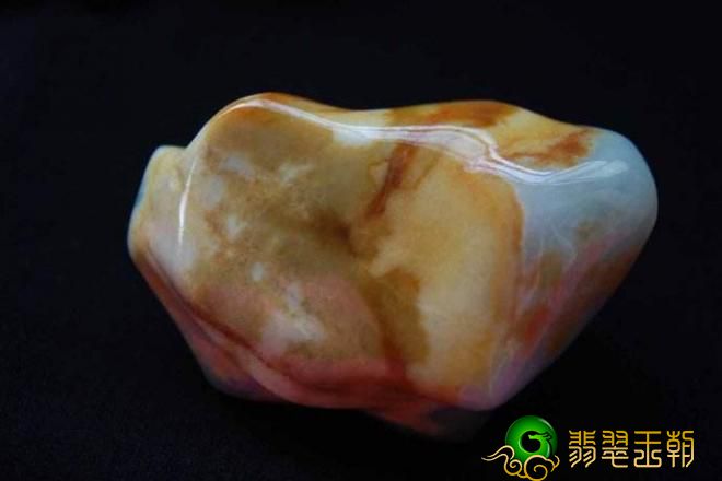 可赌性高的哪些种类的翡翠原石 翡翠原石的赌石技巧