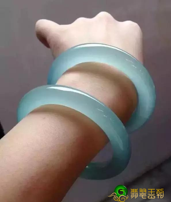 带上吉祥寓意的翡翠如何配戴都好？   第2张