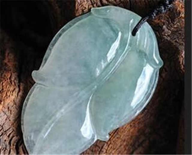 冰糯种翡翠值得购买吗？点击此文给你专业意见！   第2张