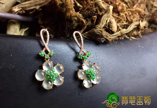 了解每个人不同的脸型应该怎么搭配翡翠耳环才好看   第4张