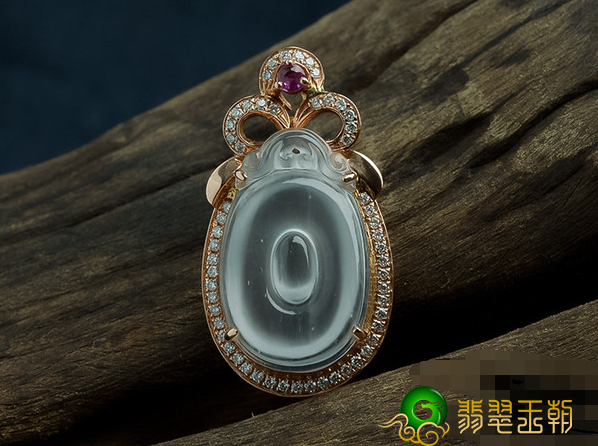 过年或过节送翡翠不可以乱送，在其中有很大的喻意注重   第3张