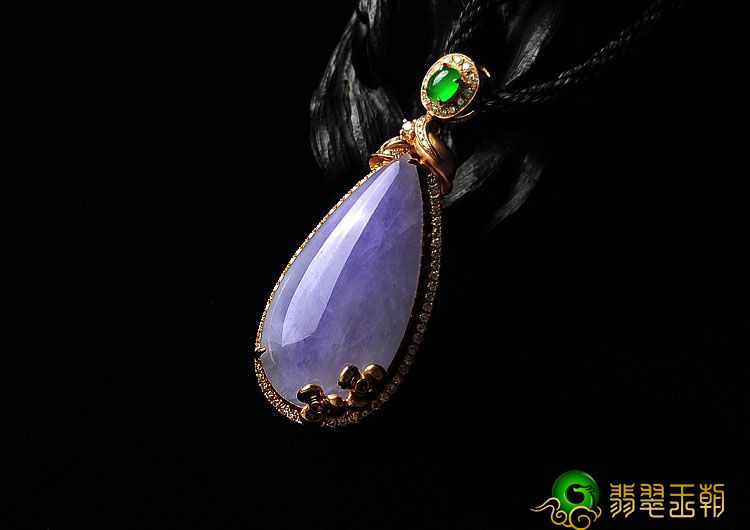 紫罗兰花翡翠的颜色有哪些归类？不一样的色调质量也会不一样   第1张