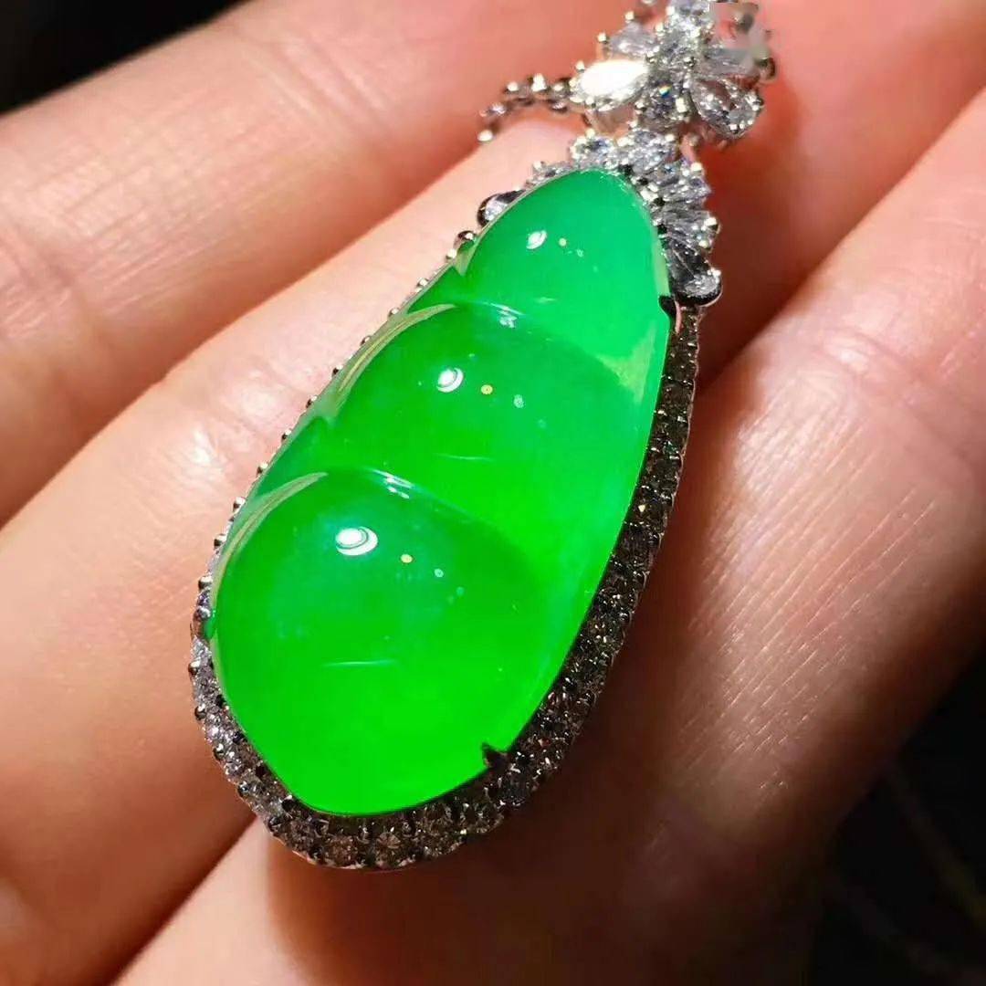 
                翡翠颜色辣不辣是什么意思？
   第2张