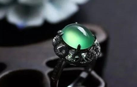 看懂光泽，你才算真的懂翡翠   第12张