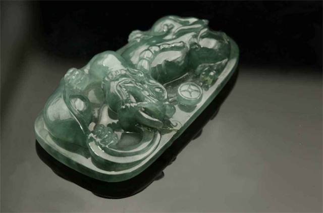 油青玉颜色深点好还是浅点好？原来和它的档次有关！(图文)   第3张