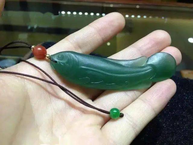 无意中淘到一块翡翠原石，设计一番后，成品让人感觉很特别！  第5张