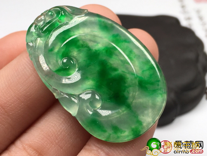 女性戴翡翠如意吊坠的忌讳 干万不能犯 