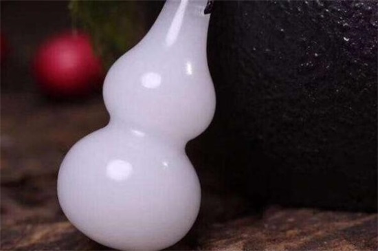 葫芦戴玉好还是木头好,玉葫芦的作用 第3张