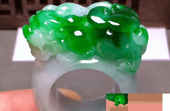 翡翠貔貅招财的原因是什么？如何摆放翡翠貔貅才是正确的？   第1张