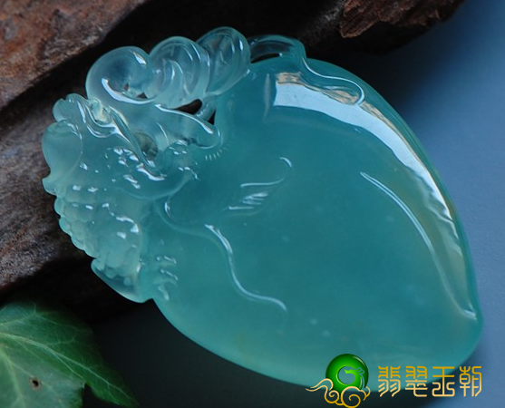 有很多人想要知道翡翠如今的价钱是如何的？翡翠将来但是会疯涨的哦！   第4张