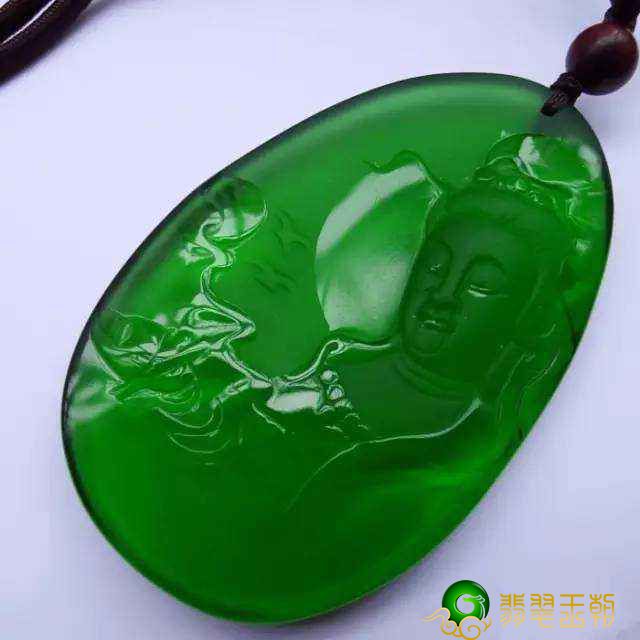 度假旅游时花4万买的翡翠翡翠原石，竟然切出了春带彩镯子   第11张