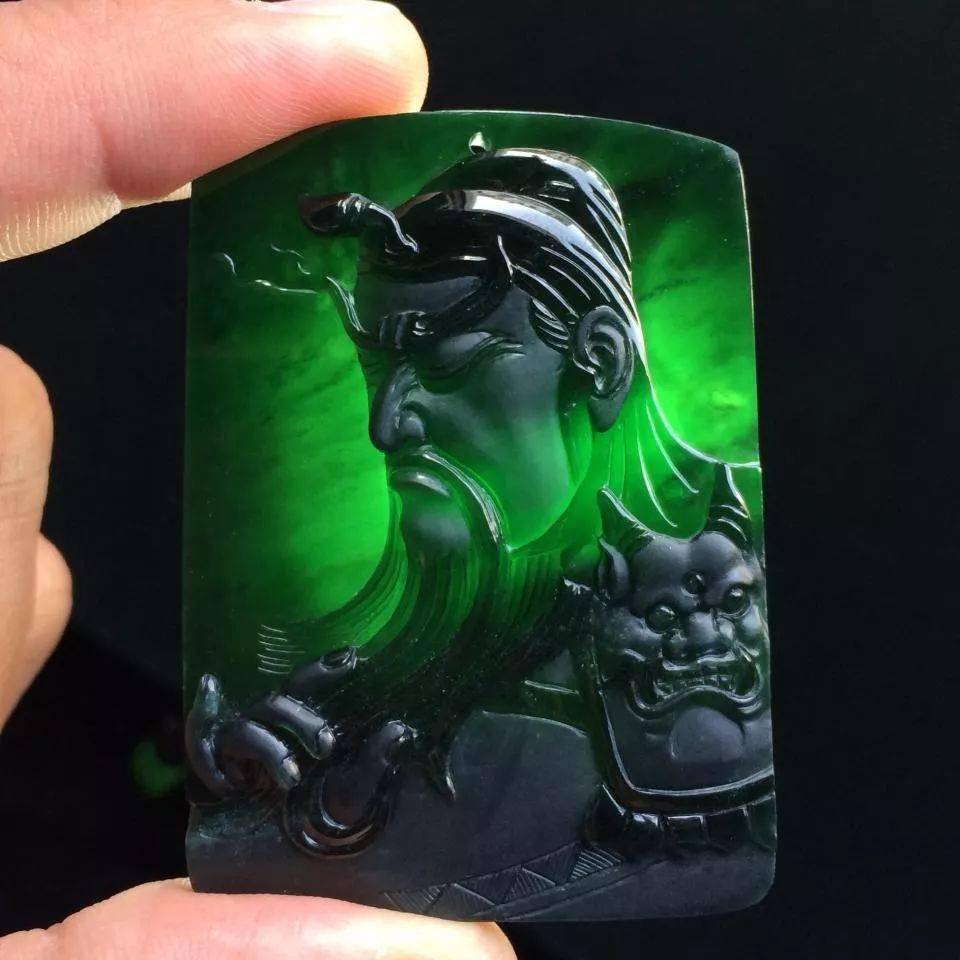 翡翠玉雕作品的制作过程   第2张