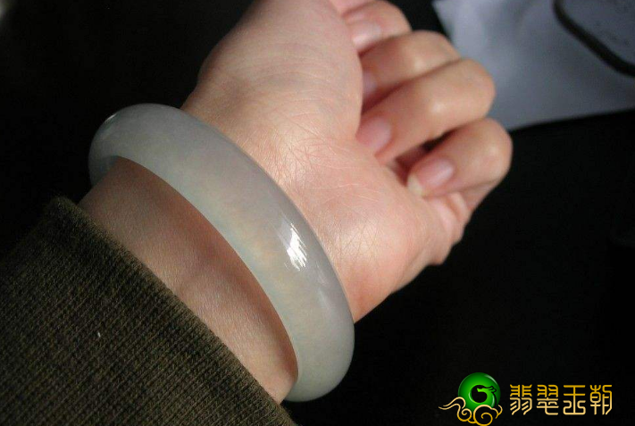 玉洁冰清，晶莹的翡翠冰种翡翠   第2张