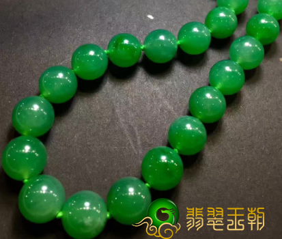 翡翠发展趋势揭密：近现代收藏品市场中翡翠身价倍增   第1张