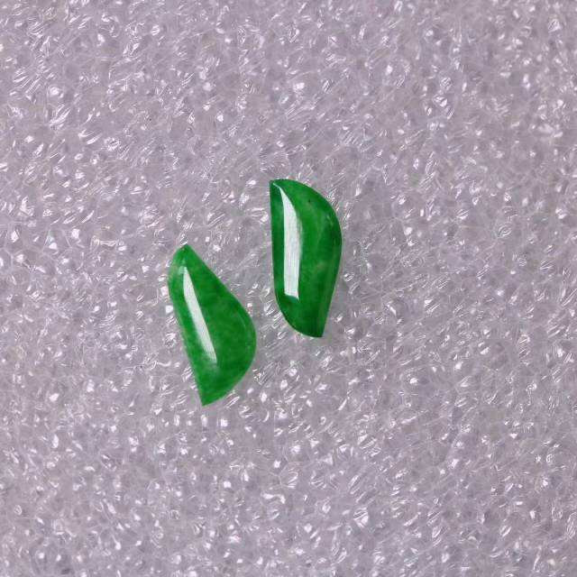 市面上翡翠做薄是为什么？这篇文章解答你的疑惑！(图文)   第3张