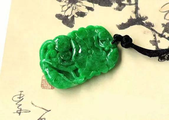 翡翠的雕刻风格都有什么讲究？   第6张