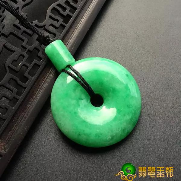 什么的翡翠能招财？喻意怎样？翡翠招财该怎样放置   第10张