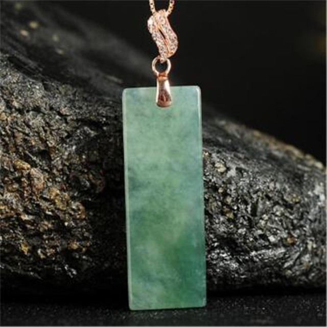 什么是无事牌？最自然的美就是翡翠无事牌！   第1张