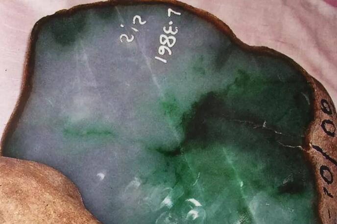 认识翡翠原石的雾----为什么翡翠的雾有不同的形态？   第1张