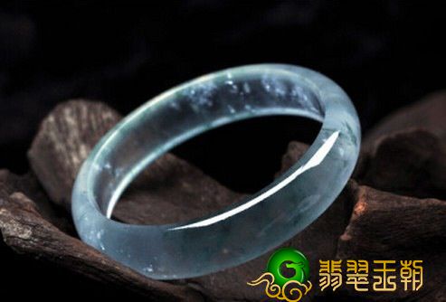 天然翡翠手镯价格如何？该如何挑选？   第3张
