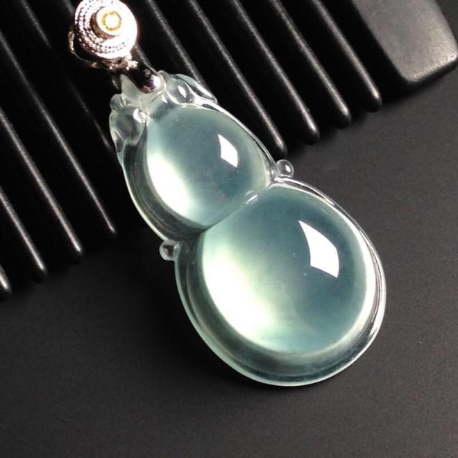 成品的翡翠荧光和莹光有何区别   第1张