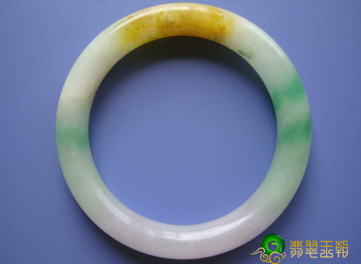 璀璨精彩的三色翡翠，翡翠中也有那样的至宝？   第2张