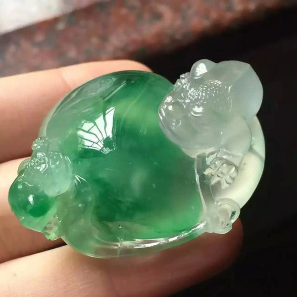 
                跨越时代的翡翠之美！
   第3张