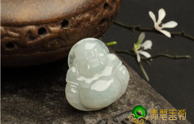 白冰种翡翠佛公价钱如何？看了文章内容我后统统明白了！   第3张