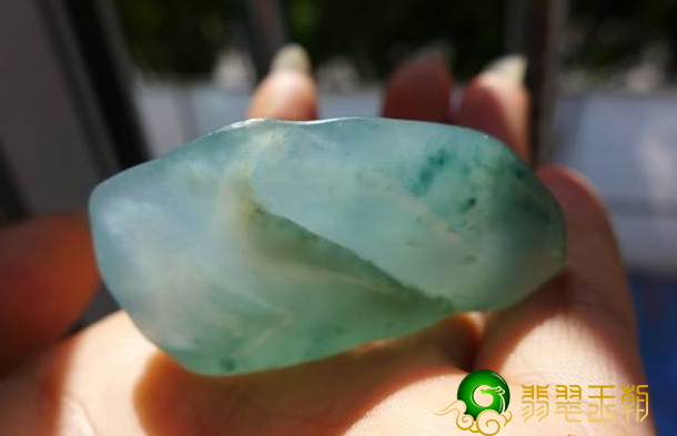 冰种翡翠翡翠原石和玻璃种翡翠翡翠原石的差别,有哪些不一样   第2张