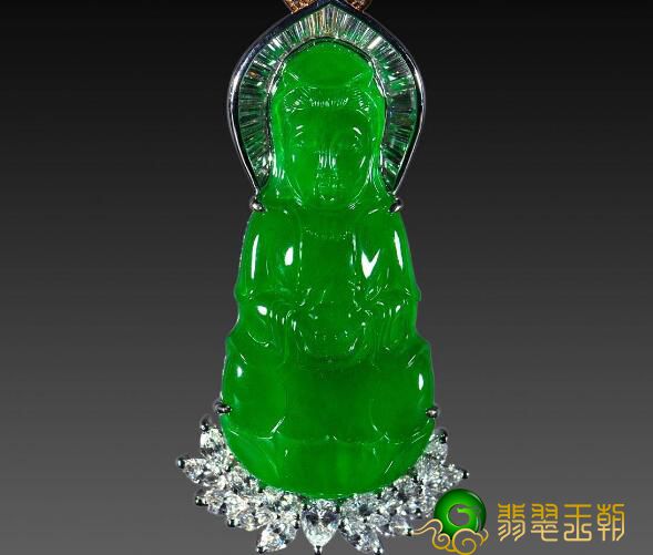 为什么翡翠价格只升不降，它有着怎样的魅力呢？   第2张