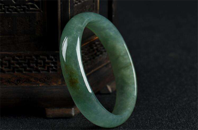 细说蓝水翡翠与油青哪个好?这些你要知道!(图文) 第3张
