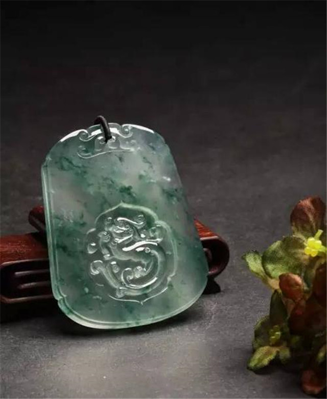 翡翠龙牌霸气威武，带你掀开翡翠龙牌的神秘面纱！(图文)   第2张
