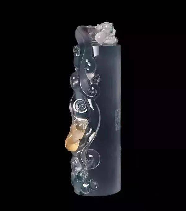 
                翡翠玉雕精品欣赏，给人一种余味无穷的感觉，这是我看过最好的翡翠！
   第1张