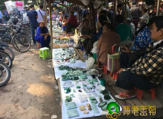 想掌握翡翠就要出产地，陪你走入越南翡翠销售市场   第3张