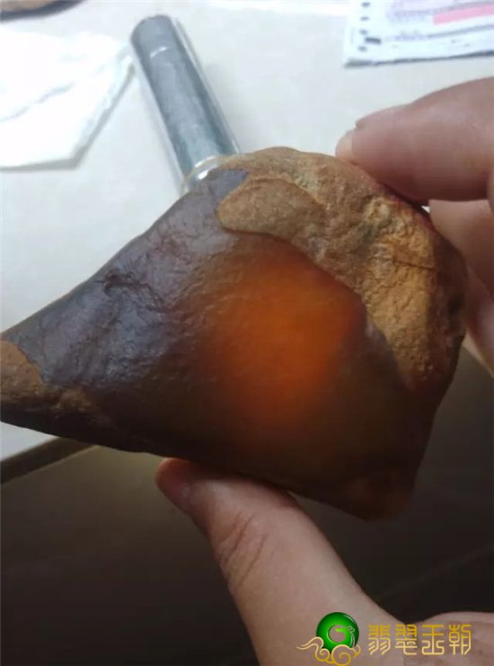 怎样用灯光效果来分辨翡翠翡翠原石雾色的浓淡   第9张