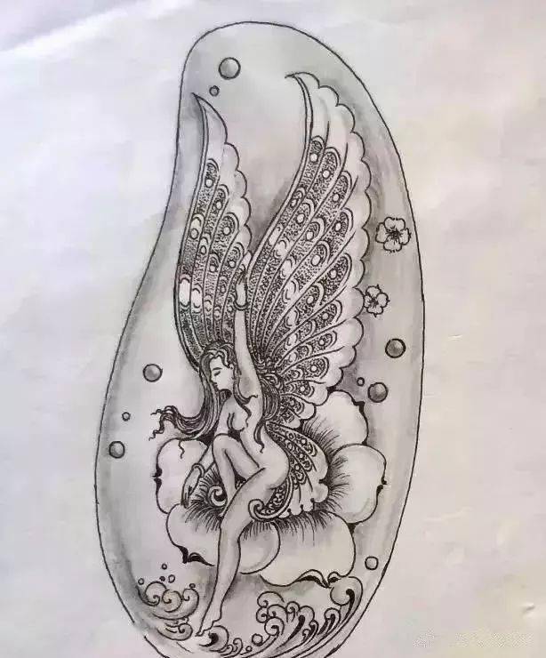 
                3800买的翡翠原石，雕琢后不愧是行走在刀尖上的艺术品啊！
   第2张