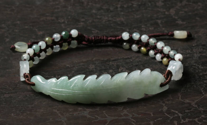 美丽的糯种翡翠叶子,糯种翡翠叶子的特征有哪些? 第1张