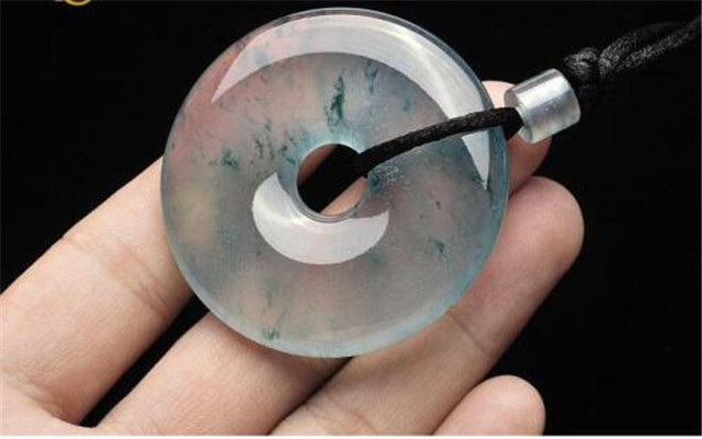 如何挑选翡翠平安扣？这里有一份挑选指南请您收下！   第2张