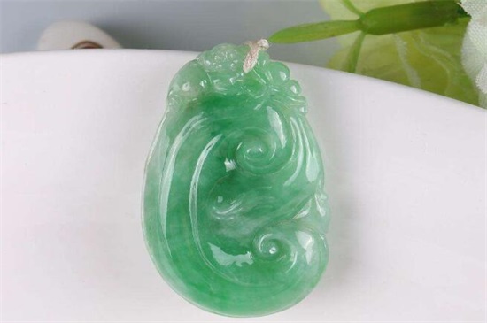 翡翠葫芦为什么不能送人？翡翠葫芦该如何去佩戴？   第1张