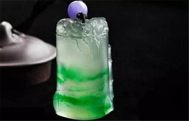 翡翠的色根会扩散吗？我们一起来分析原因！(图文)   第2张