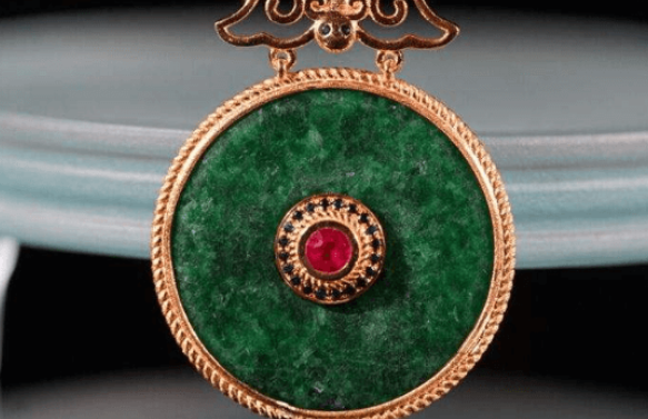 
                干青翡翠是什么意思？干青翡翠可以养透吗？
   第1张